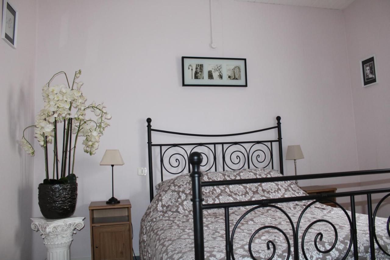 Bed and Breakfast Le Chat Botte - Vankantiehuis In Languedoc-Roussillion Routier Exterior foto