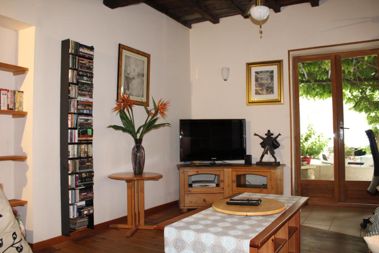 Bed and Breakfast Le Chat Botte - Vankantiehuis In Languedoc-Roussillion Routier Exterior foto